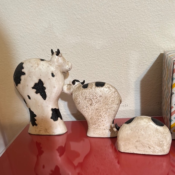 Charming Black and White Cow Figurine Set - Picture 4 of 4